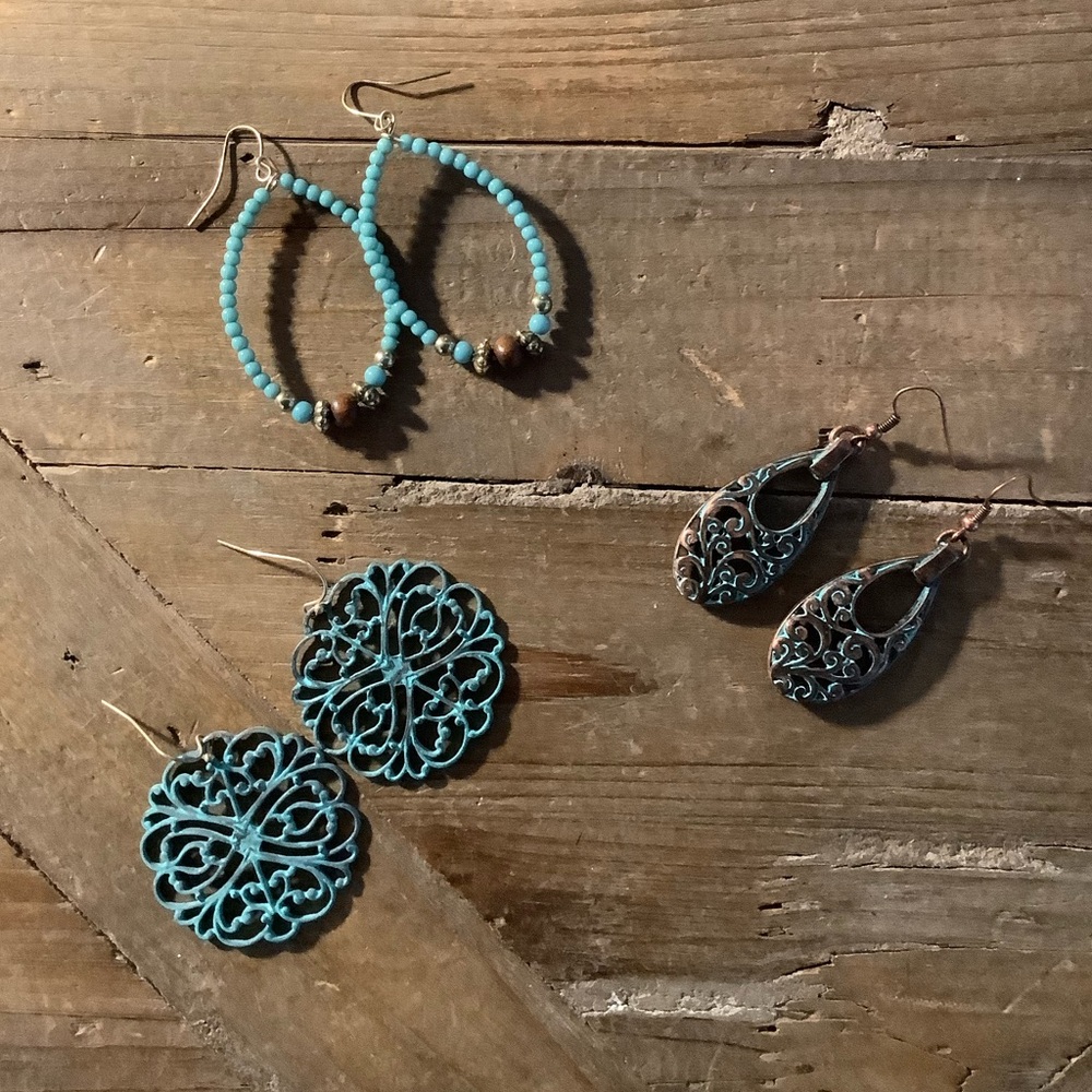 Bundle of 3 pair of earrings❤️❤️❤️❤️